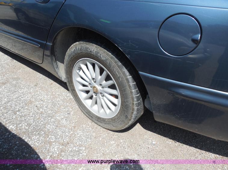 image for item H9820 2000 Chrysler Concorde