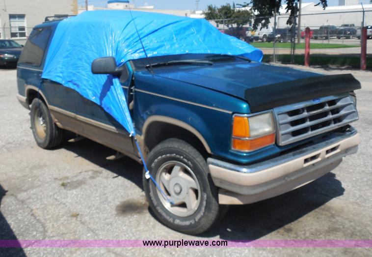 image for item H9821 1992 Ford Explorer Eddie Bauer SUV