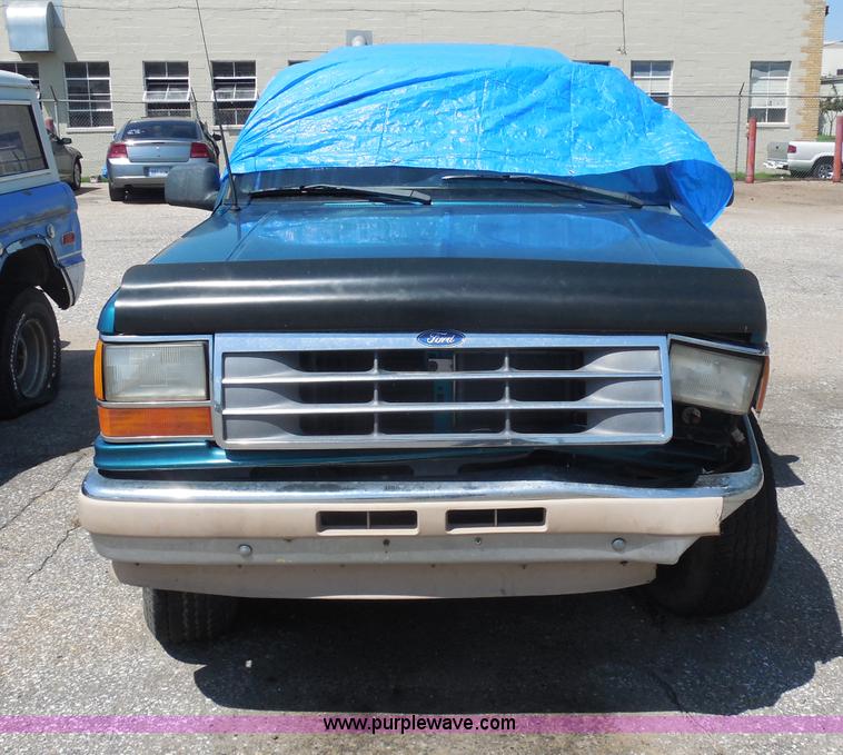 image for item H9821 1992 Ford Explorer Eddie Bauer SUV