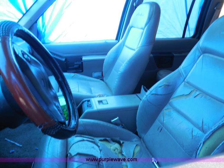 image for item H9821 1992 Ford Explorer Eddie Bauer SUV