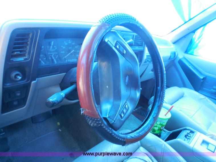 image for item H9821 1992 Ford Explorer Eddie Bauer SUV