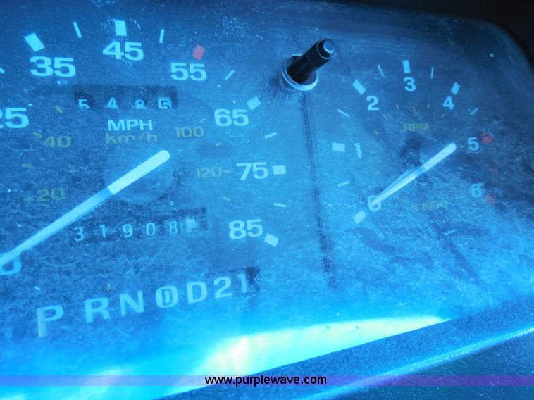 image for item H9821 1992 Ford Explorer Eddie Bauer SUV