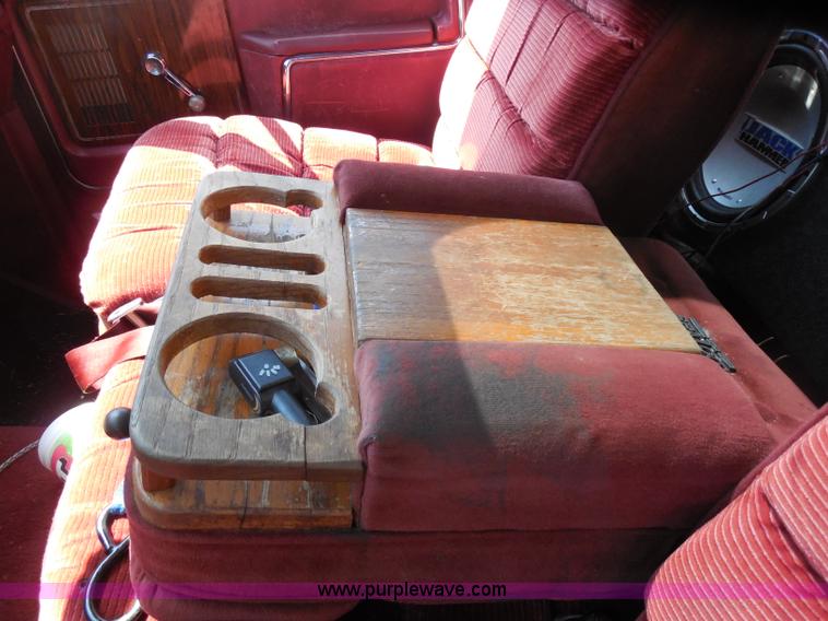 image for item H9822 1984 Ford F150 XLT pickup truck