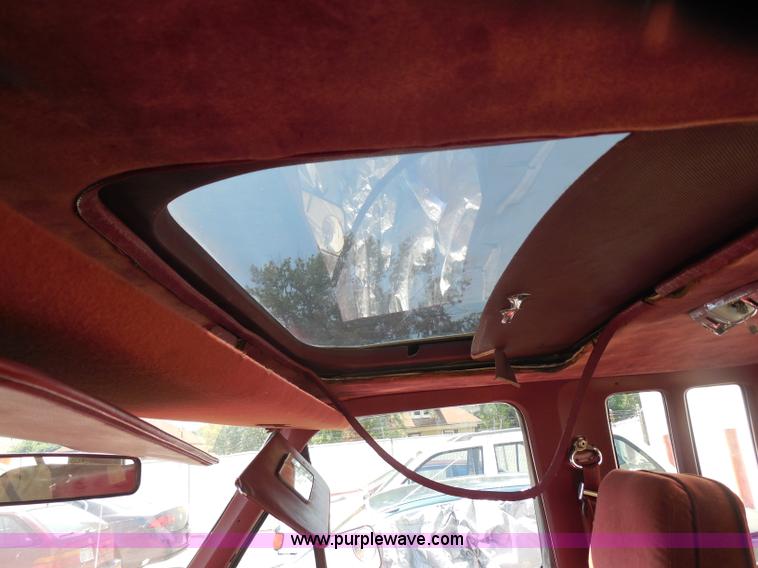 image for item H9822 1984 Ford F150 XLT pickup truck