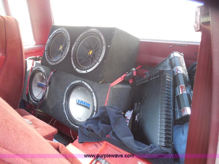 image for item H9822 1984 Ford F150 XLT pickup truck