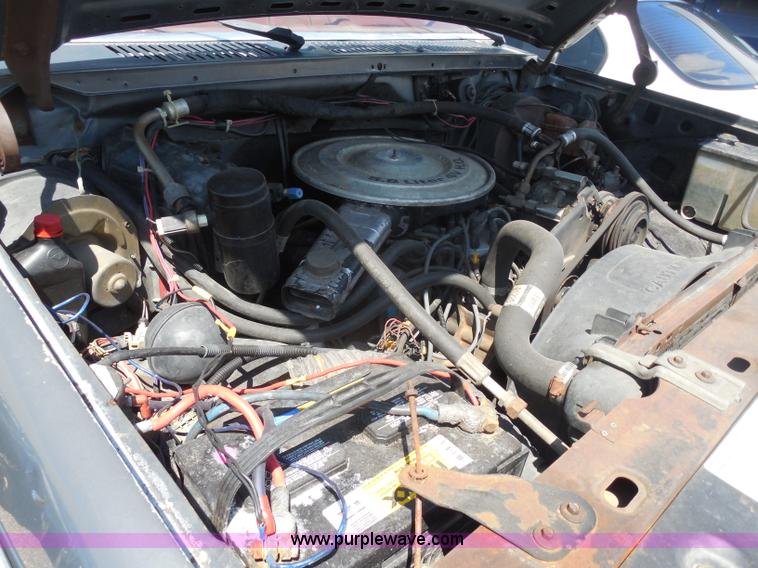 image for item H9822 1984 Ford F150 XLT pickup truck