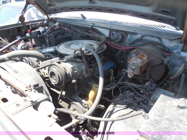 image for item H9822 1984 Ford F150 XLT pickup truck