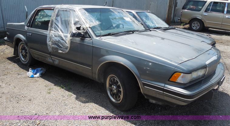 image for item H9825 1992 Buick Century Custom