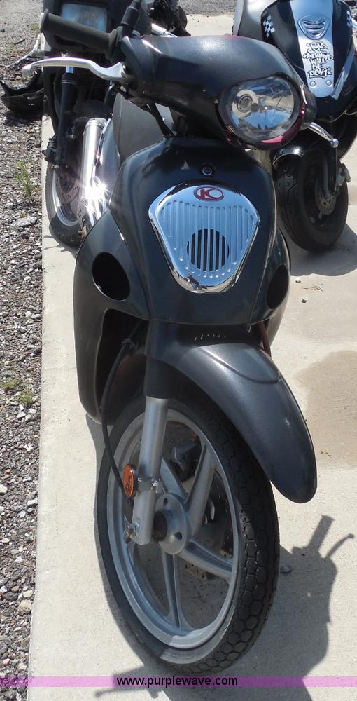 image for item H9826 2003 Kymc moped