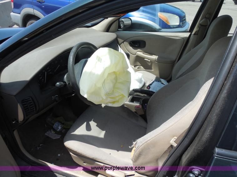 image for item H9828 2000 Saturn SL SL1