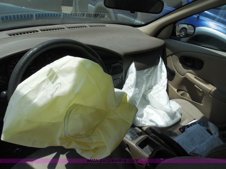 image for item H9828 2000 Saturn SL SL1