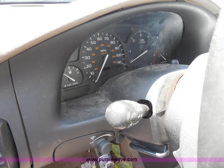 image for item H9828 2000 Saturn SL SL1