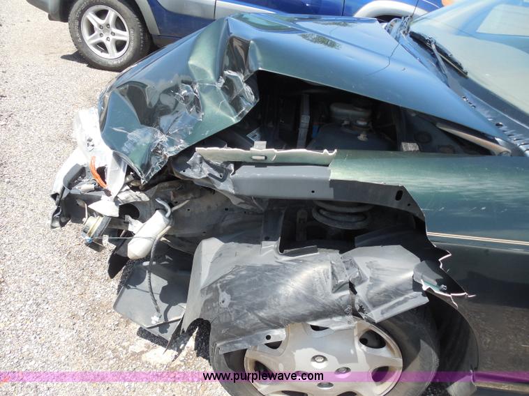 image for item H9828 2000 Saturn SL SL1