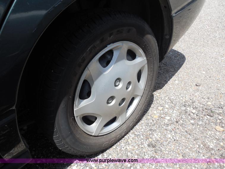 image for item H9828 2000 Saturn SL SL1