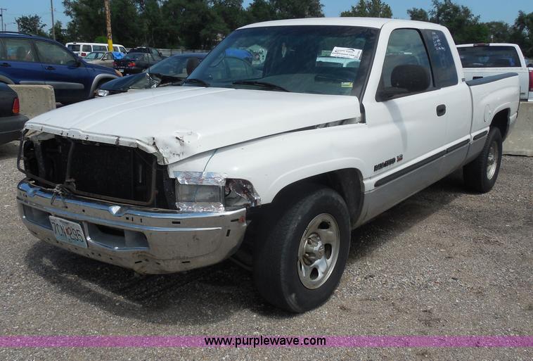 image for item H9831 1998 Dodge Ram 1500 Quad Cab pickup truck