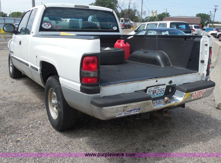 image for item H9831 1998 Dodge Ram 1500 Quad Cab pickup truck