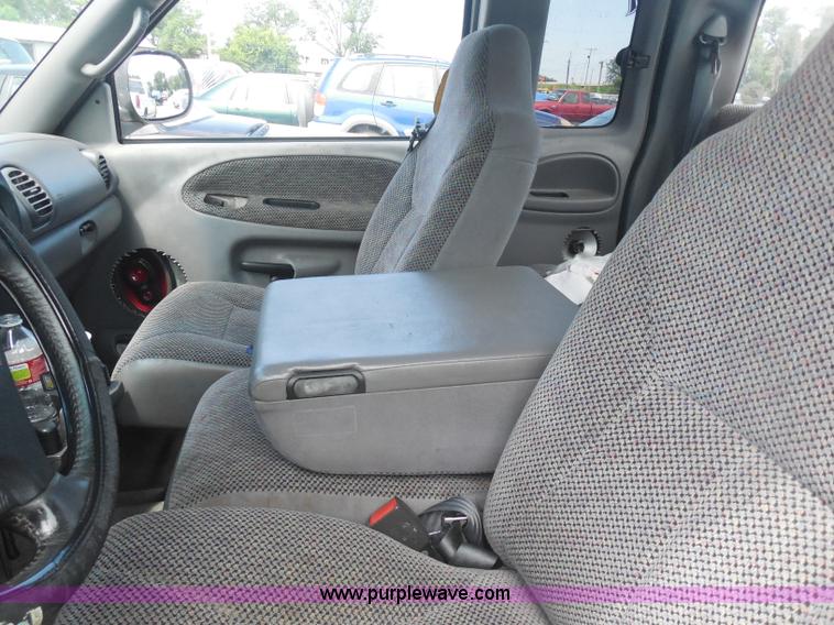 image for item H9831 1998 Dodge Ram 1500 Quad Cab pickup truck