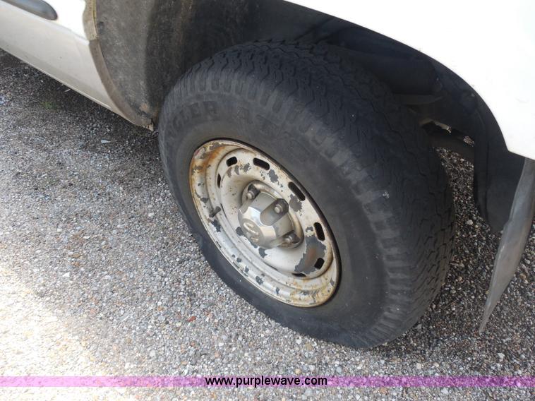 image for item H9831 1998 Dodge Ram 1500 Quad Cab pickup truck