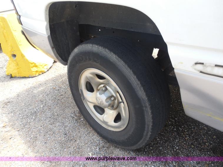 image for item H9831 1998 Dodge Ram 1500 Quad Cab pickup truck