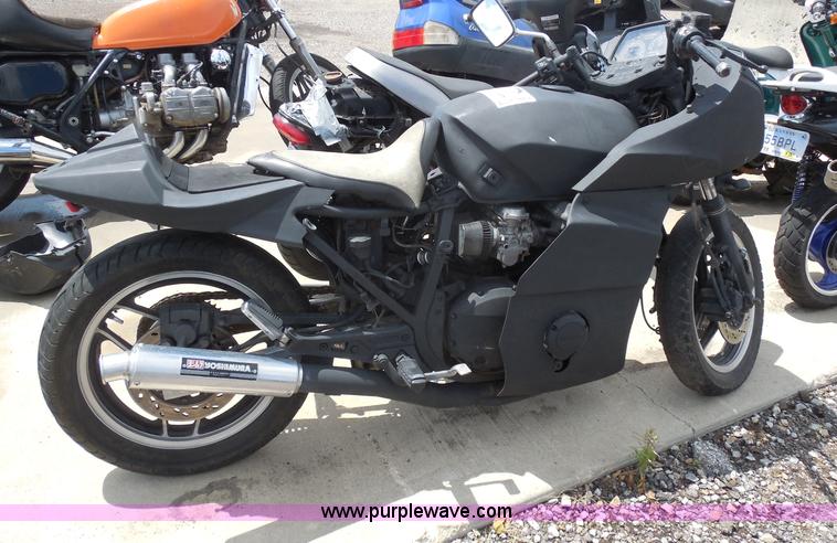 image for item H9867 1983 Suzuki motorcycle