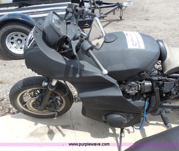 image for item H9867 1983 Suzuki motorcycle