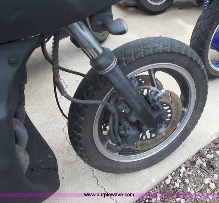 image for item H9867 1983 Suzuki motorcycle