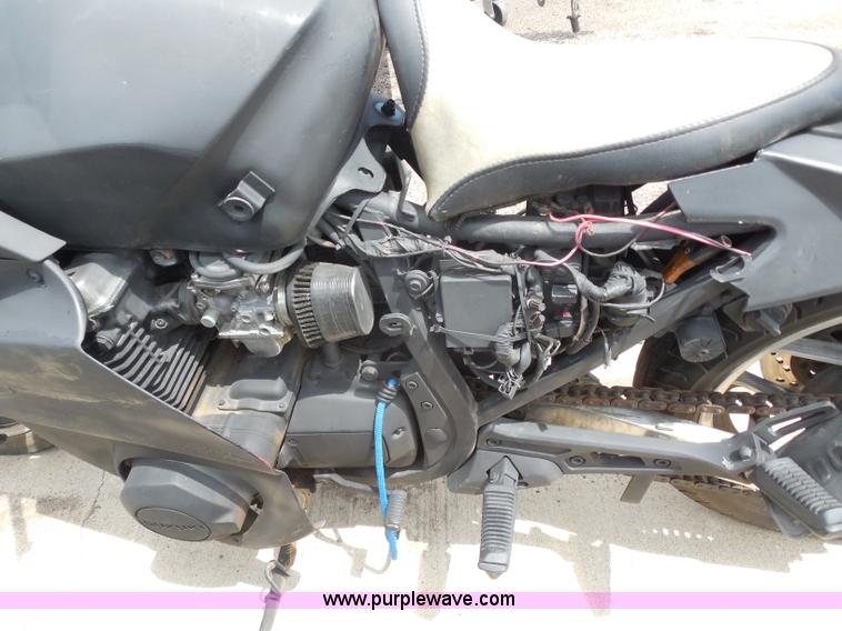 image for item H9867 1983 Suzuki motorcycle
