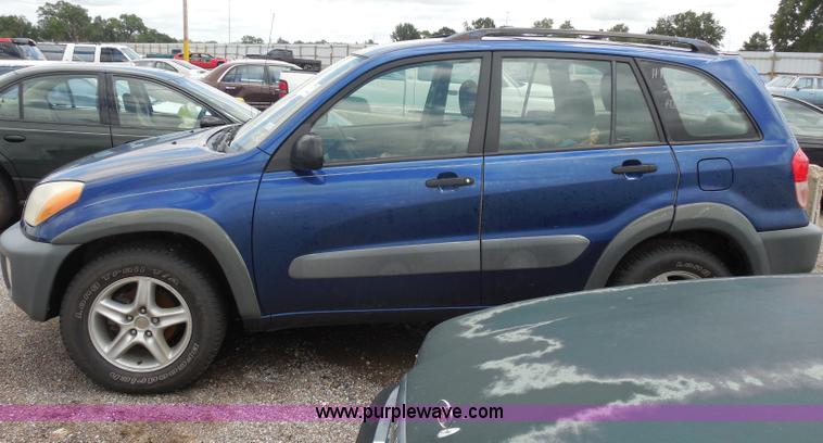 image for item H9868 2001 Toyota RAV4 SUV