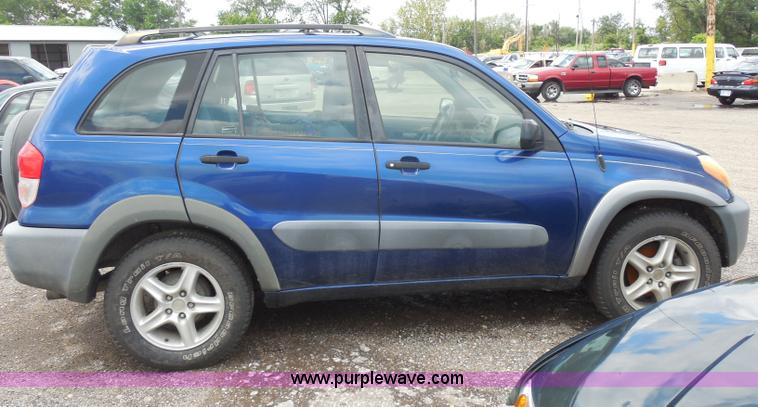 image for item H9868 2001 Toyota RAV4 SUV