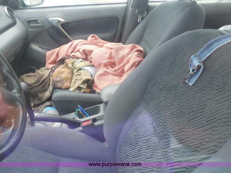 image for item H9868 2001 Toyota RAV4 SUV