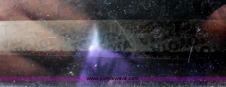 image for item H9868 2001 Toyota RAV4 SUV