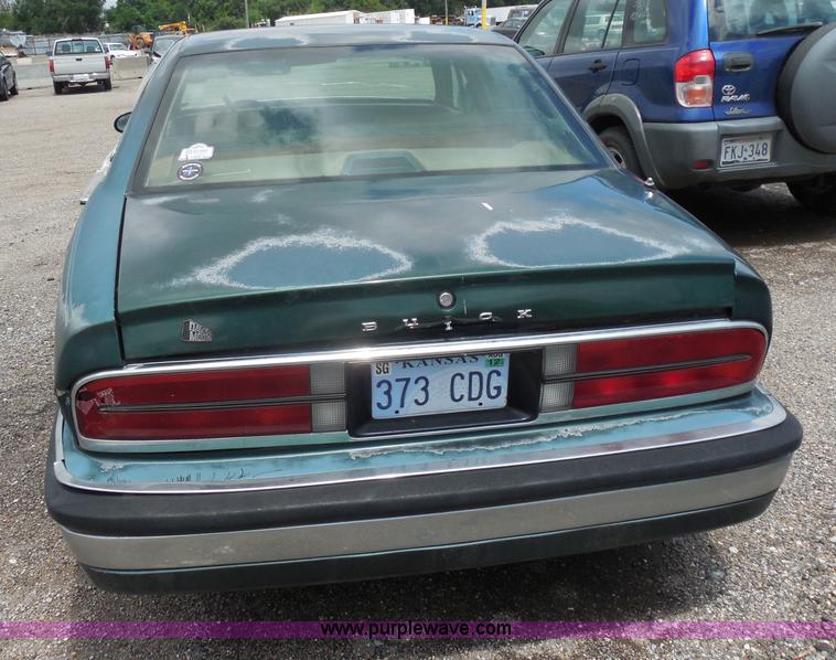 image for item H9869 1994 Buick Park Avenue
