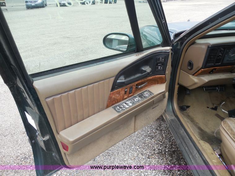 image for item H9869 1994 Buick Park Avenue