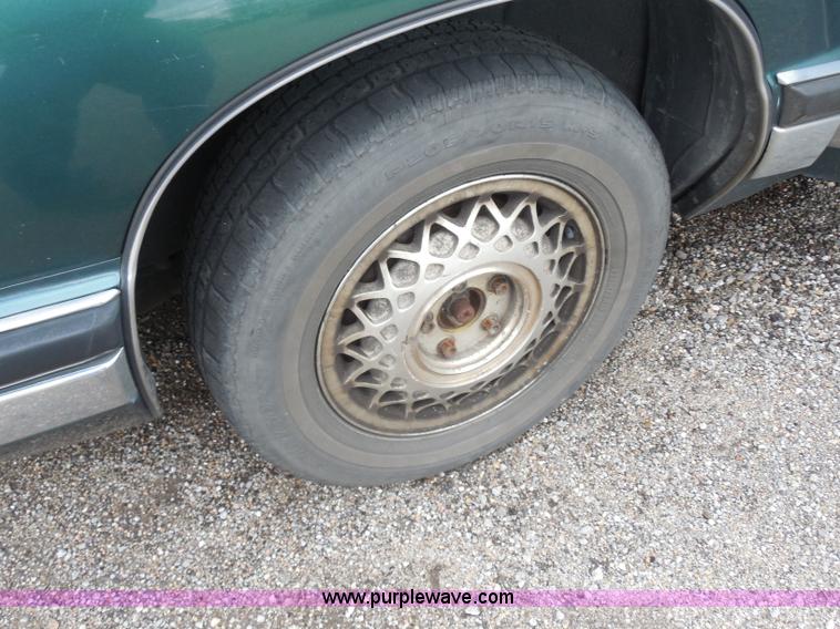 image for item H9869 1994 Buick Park Avenue