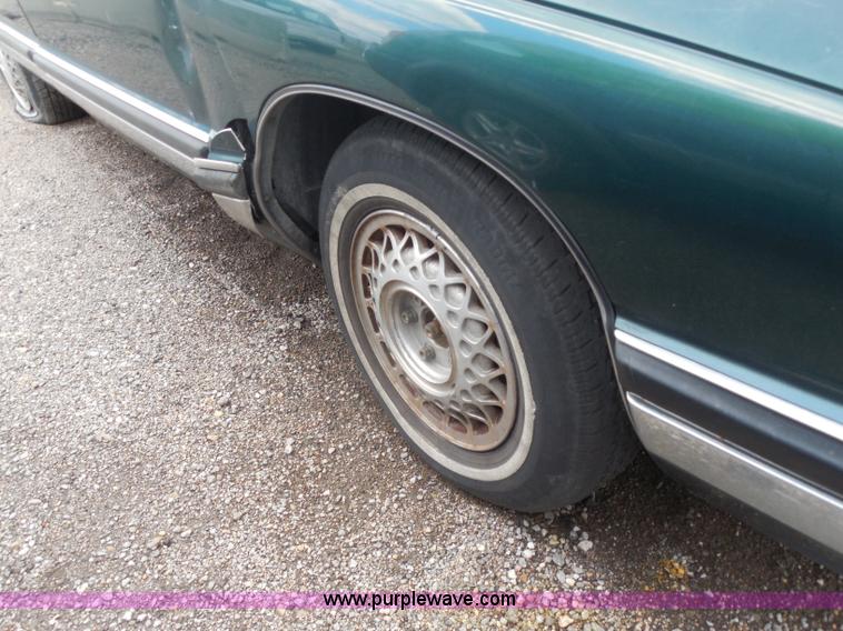 image for item H9869 1994 Buick Park Avenue