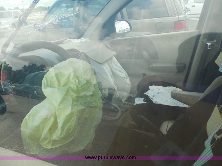 image for item H9870 2003 Saturn Vue