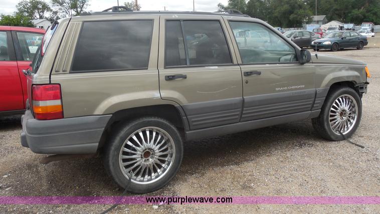 image for item H9871 1997 Jeep Grand Cherokee Laredo SUV