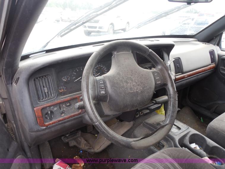 image for item H9871 1997 Jeep Grand Cherokee Laredo SUV