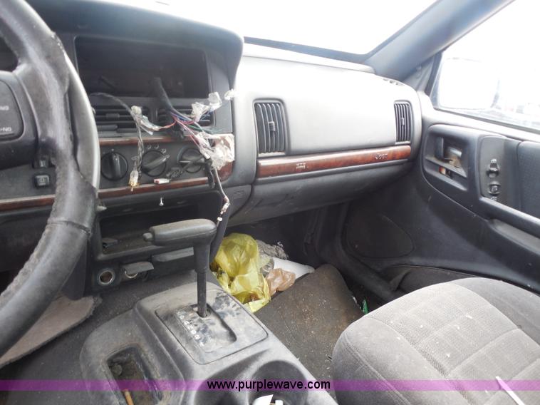image for item H9871 1997 Jeep Grand Cherokee Laredo SUV