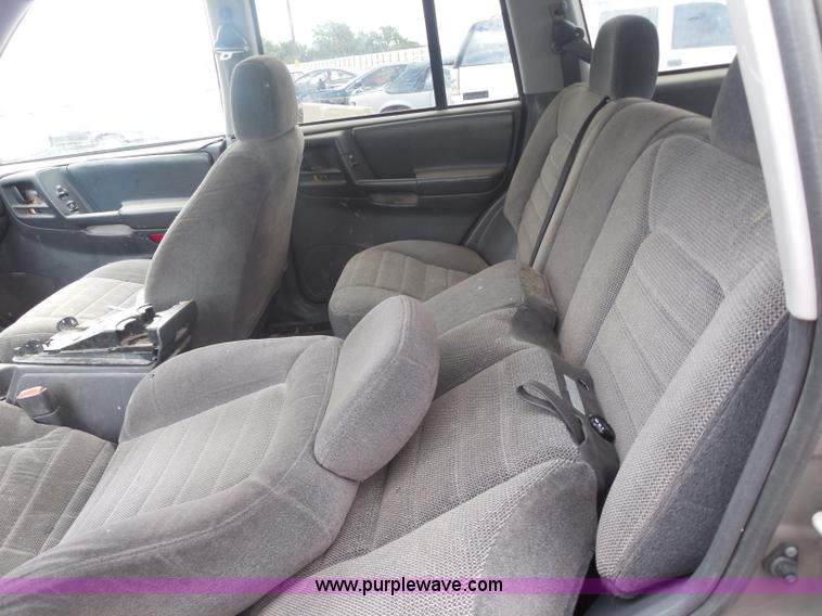 image for item H9871 1997 Jeep Grand Cherokee Laredo SUV