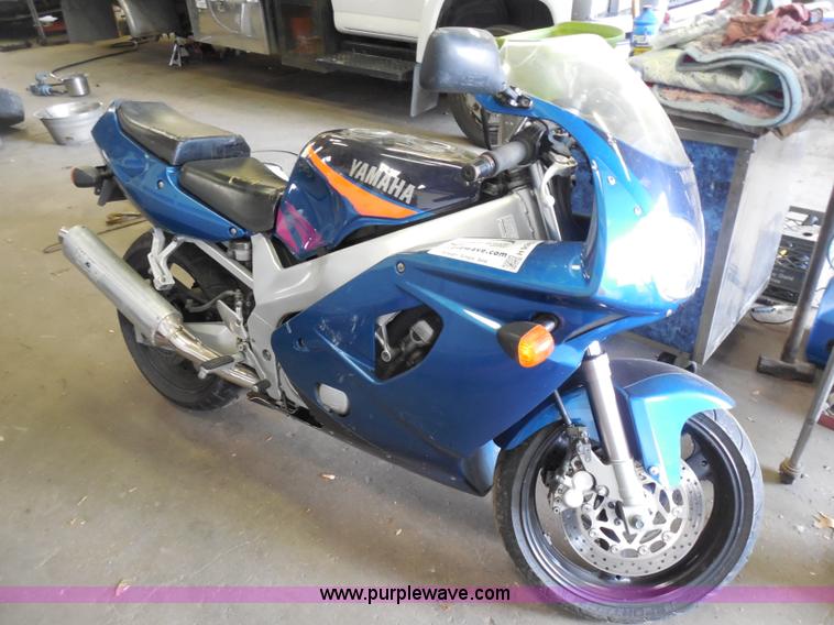 image for item H9982 1995 Yamaha YZF-600R motorcycle