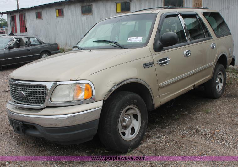 image for item I7816 2000 Ford Expedition XLT SUV