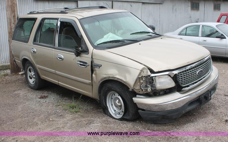 image for item I7816 2000 Ford Expedition XLT SUV