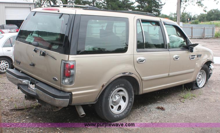 image for item I7816 2000 Ford Expedition XLT SUV