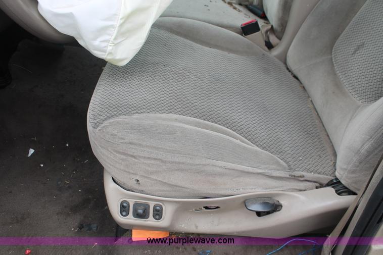 image for item I7816 2000 Ford Expedition XLT SUV