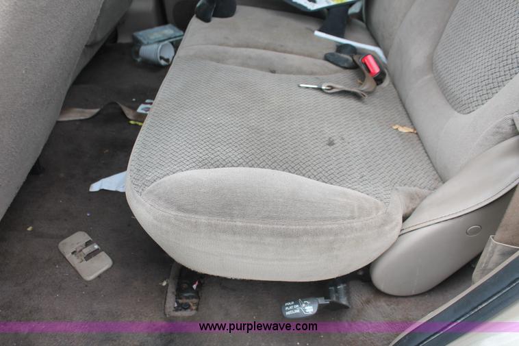 image for item I7816 2000 Ford Expedition XLT SUV