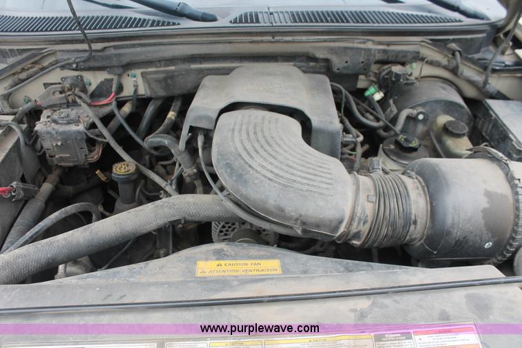 image for item I7816 2000 Ford Expedition XLT SUV