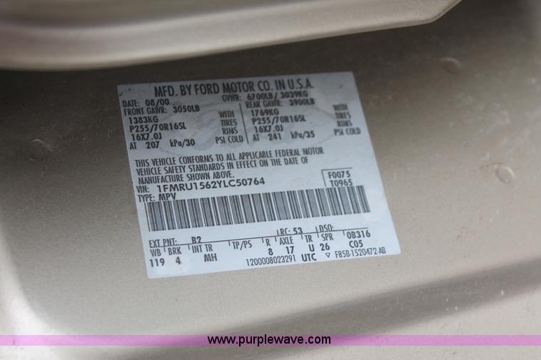 image for item I7816 2000 Ford Expedition XLT SUV