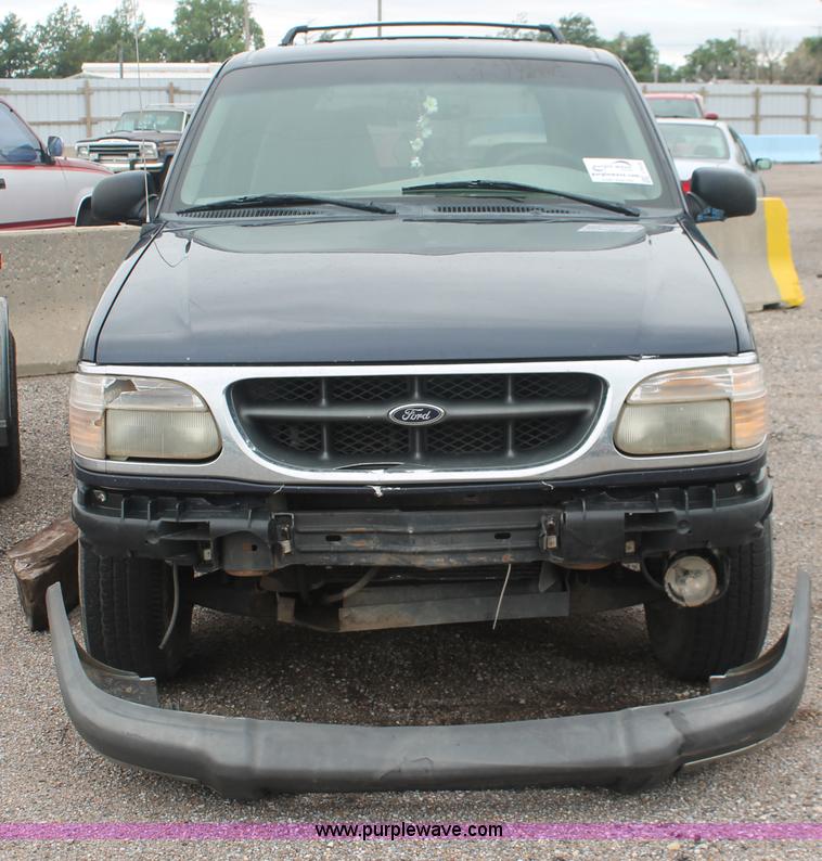 image for item I7818 2000 Ford Explorer XLT SUV