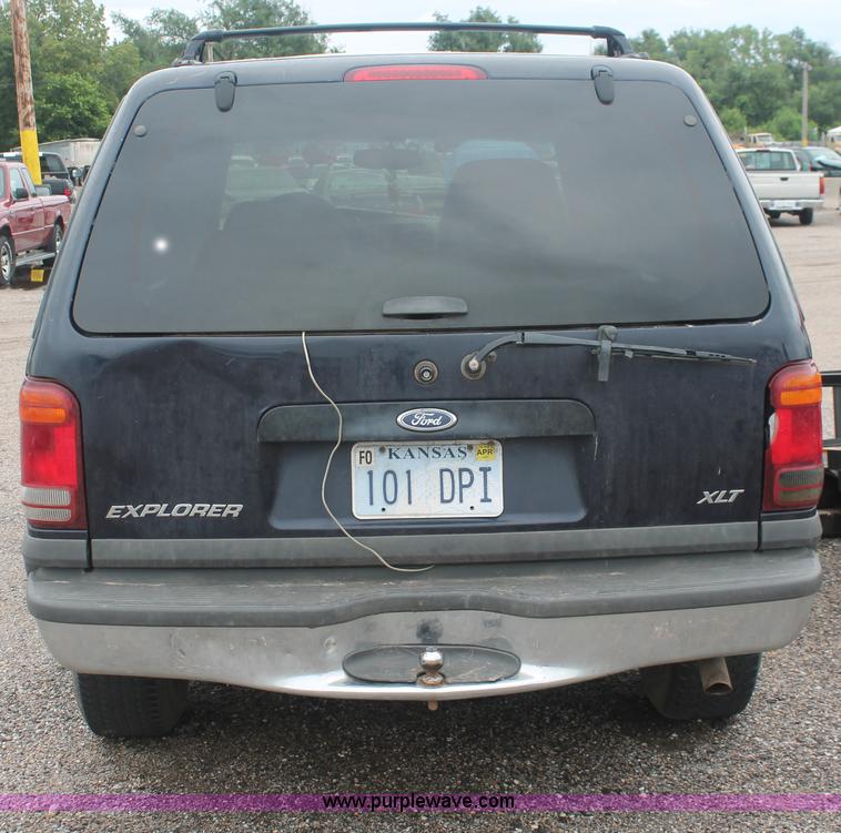 image for item I7818 2000 Ford Explorer XLT SUV